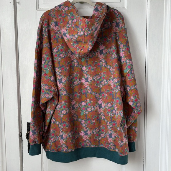 NATURAL LIFE OVERSIZED PRINTED FLORAL HOODIE - Picture 8 of 14
